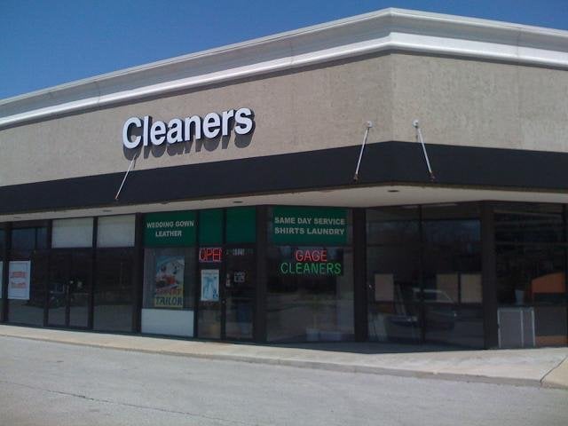 Gage Cleaners storefront and entrance on Lincoln Avenue